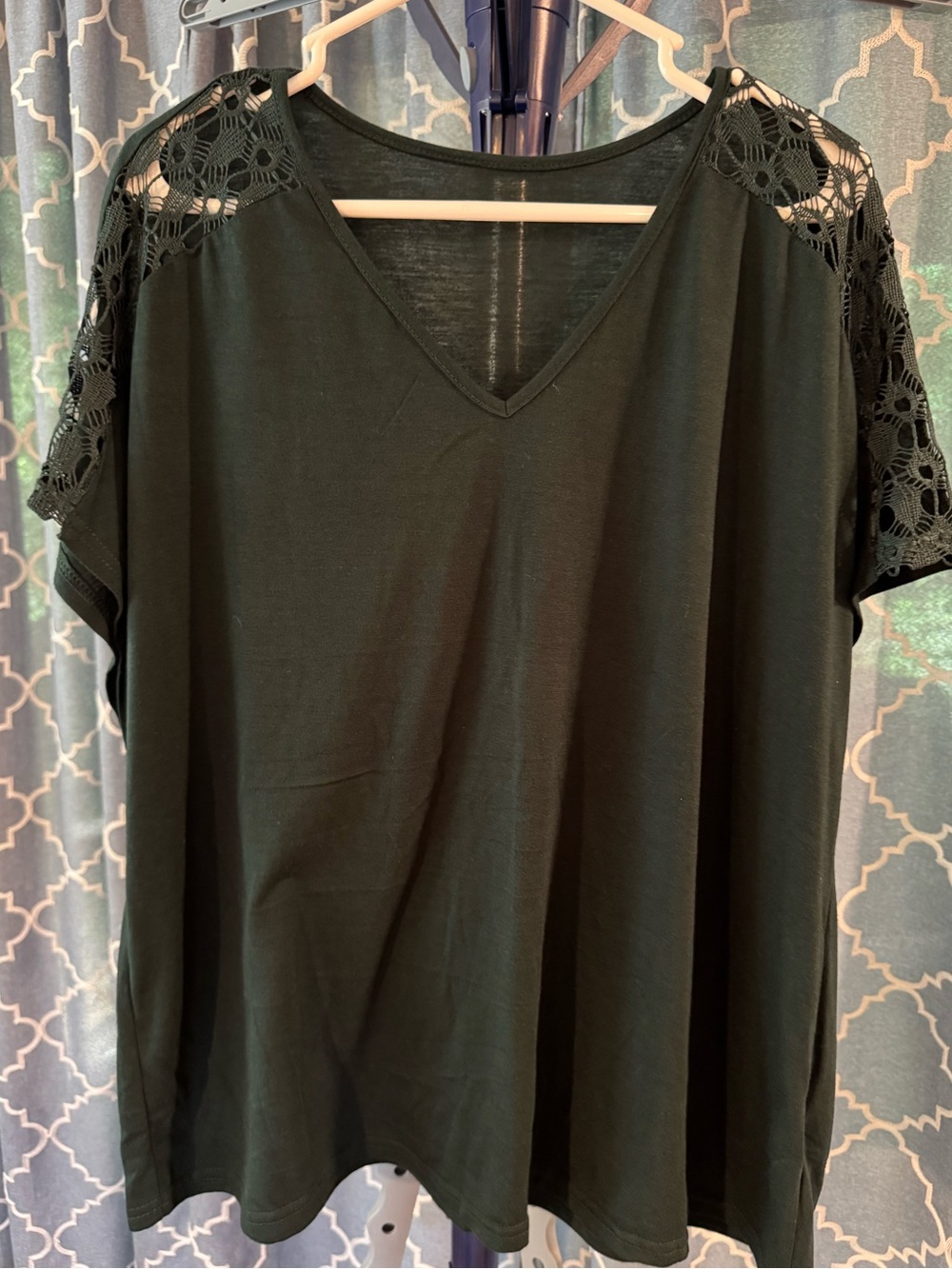 Women’s V-Neck Crochet Shoulder Tee - Dark Green